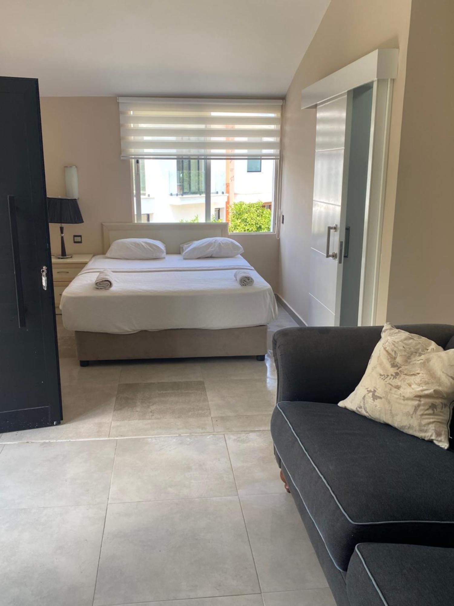 The Prince Inn Hotel & Villas Agios Georgios  Buitenkant foto