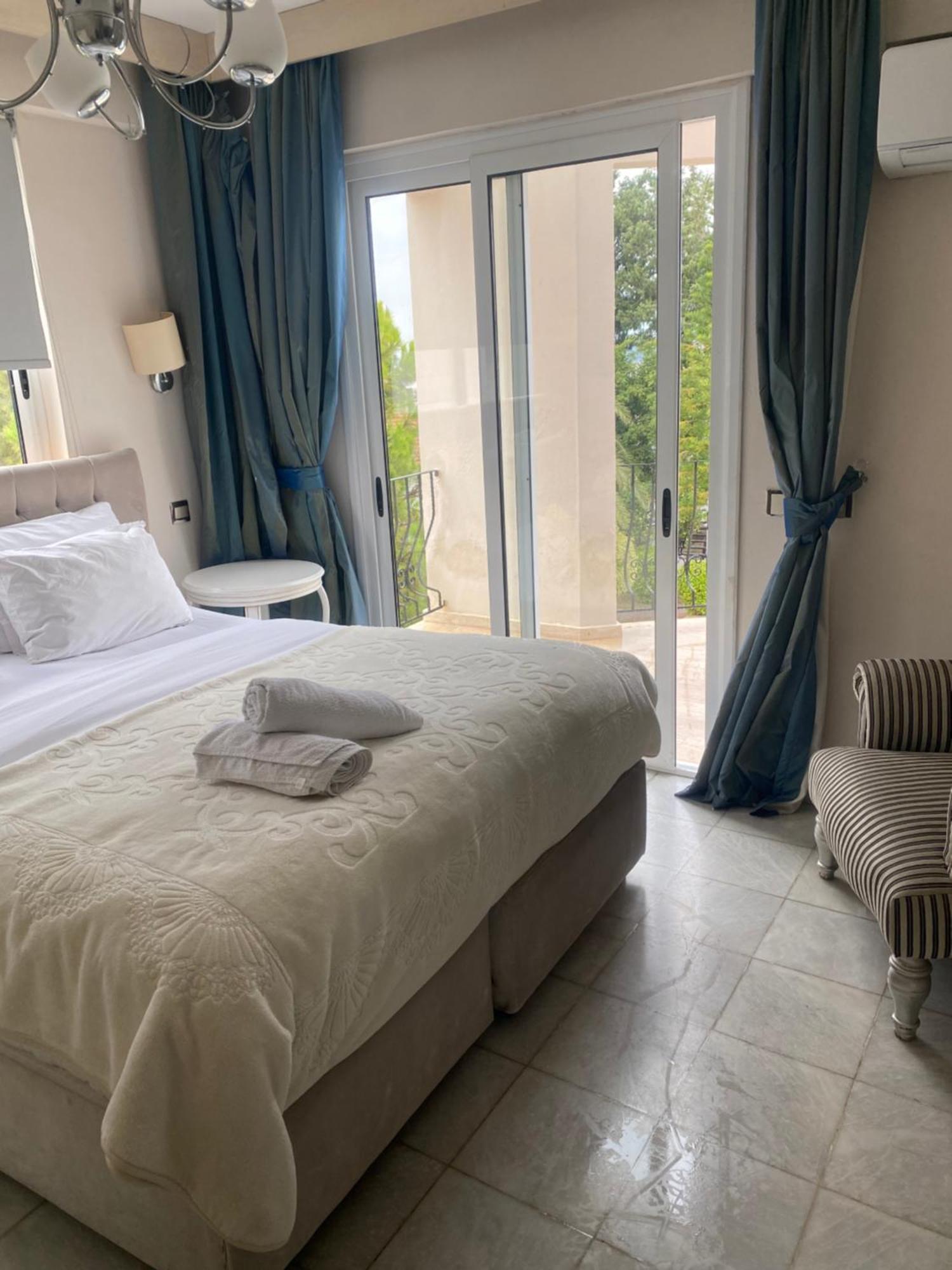 The Prince Inn Hotel & Villas Agios Georgios  Buitenkant foto