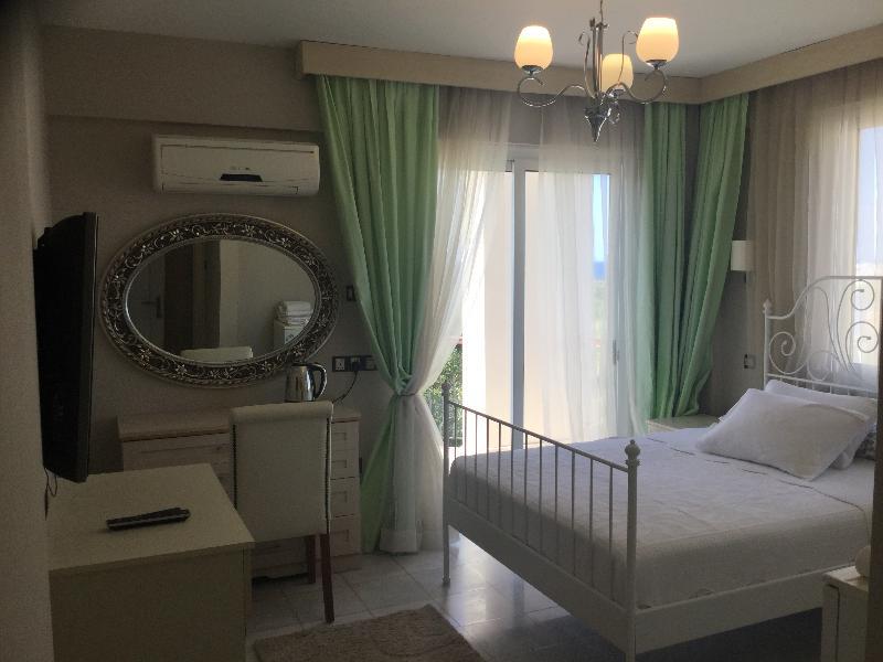 The Prince Inn Hotel & Villas Agios Georgios  Buitenkant foto